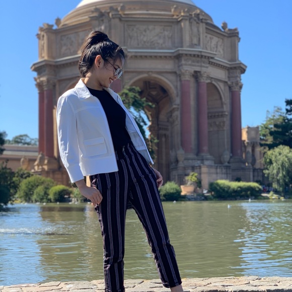 Women's Lightweight Jackets - Picture 2 of 5